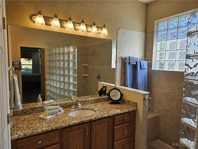 property at 1369 W Diamond Shore Loop