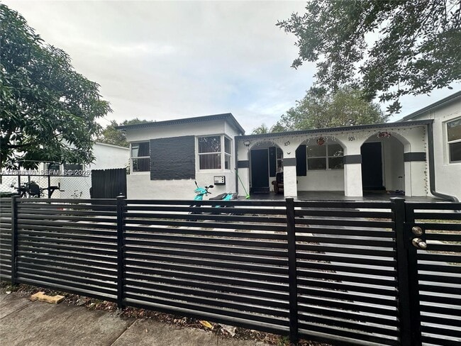 103 NW 68th Terrace in Miami, FL - Building Photo - Building Photo