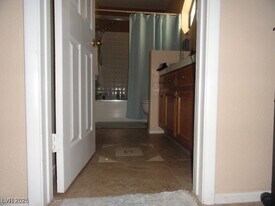 2050 Club Crest Way in Henderson, NV - Building Photo