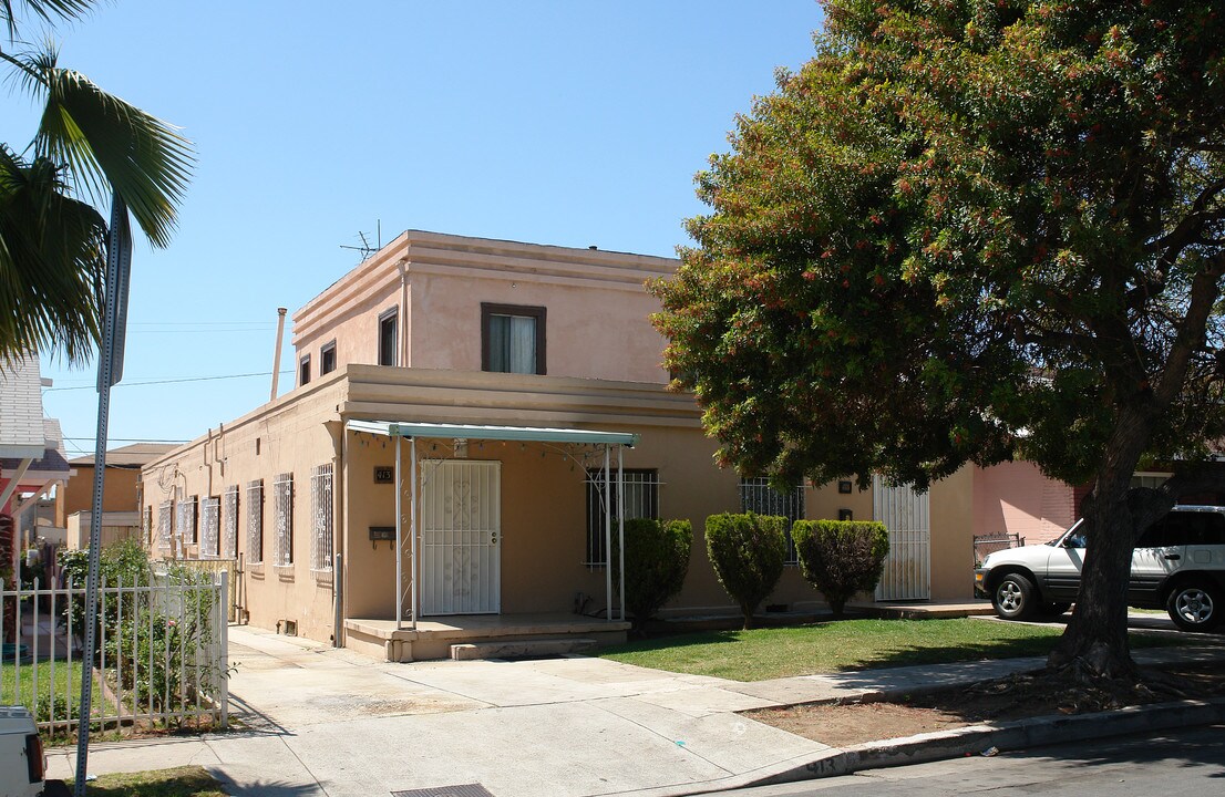 413-415 1/2 N Harvard Blvd in Los Angeles, CA - Building Photo