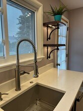 1589 Fruitland Ave in Mayfield Heights, OH - Foto de edificio - Building Photo