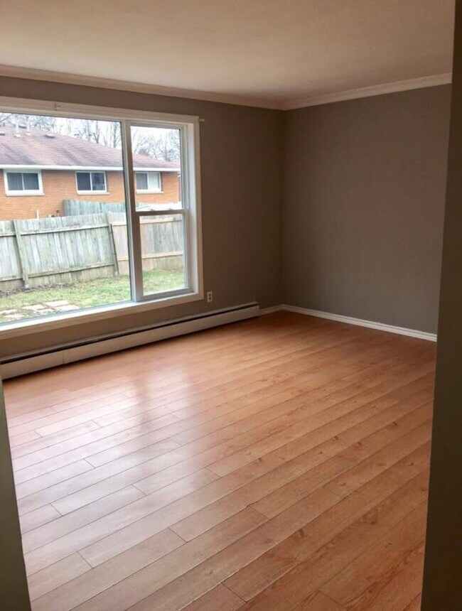 18 Couture Dr in Chatham, ON - Building Photo - Building Photo