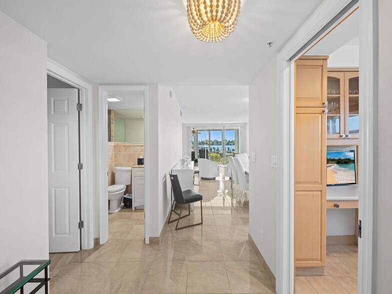 3212 S Ocean Blvd, Unit 101A in Highland Beach, FL - Building Photo