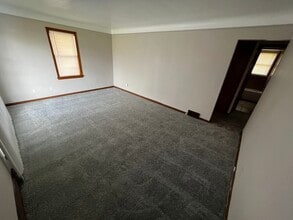 7417 Kenilworth Ave in Parma, OH - Building Photo - Building Photo