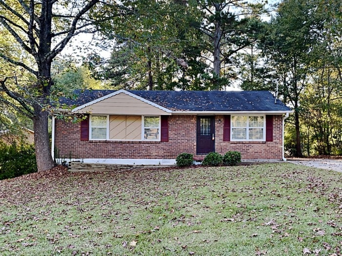 8050 Attleboro Dr in Jonesboro, GA - Building Photo
