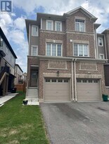 12 Pumpkin Cor Cres in Barrie, ON - Building Photo