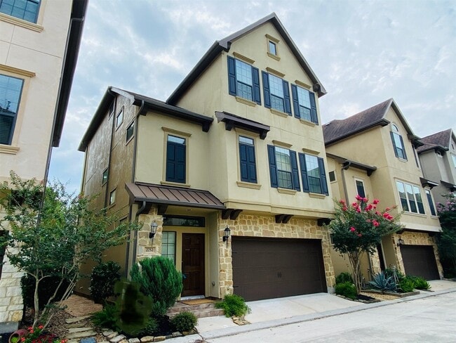 property at 2752 King's Retreat Cir