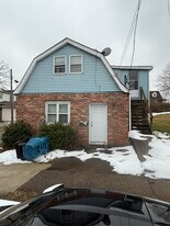 405 Hillis St, Unit Apt A in Youngwood, PA - Building Photo