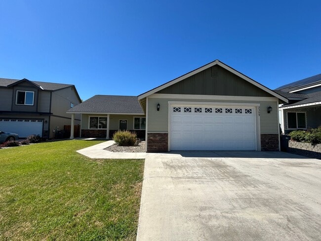 property at 2309 North Middlecrest Drive