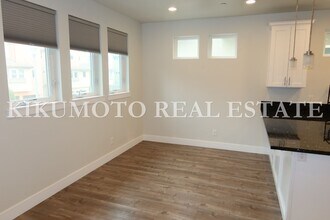 17 Rio Viale Ct in Sacramento, CA - Foto de edificio - Building Photo