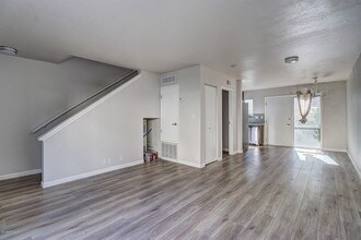 4630 N 68th St-Unit -217 in Scottsdale, AZ - Building Photo - Building Photo