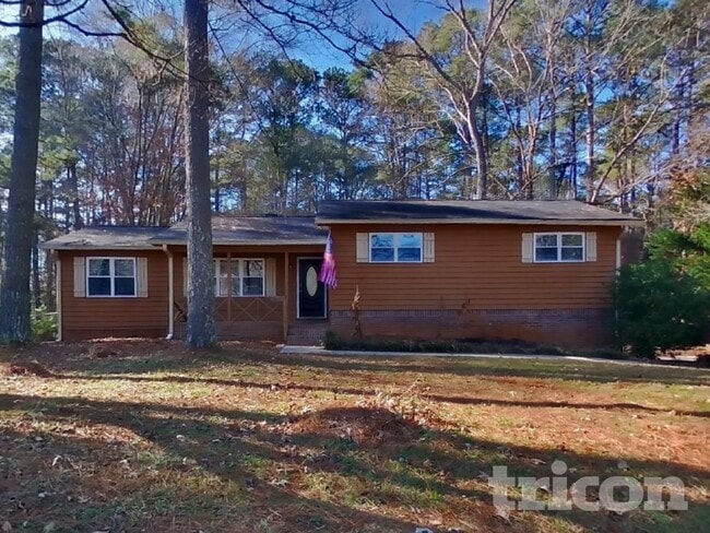 2083 Skyhawk Ln in Acworth, GA - Foto de edificio - Building Photo