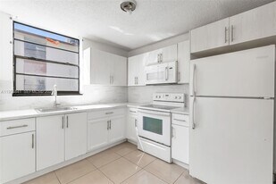 1798 NW 55th Ave in Lauderhill, FL - Building Photo