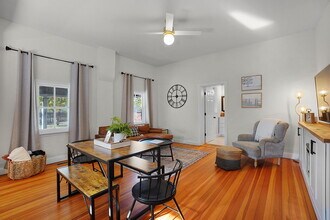 1015 N 5th St in St. Charles, MO - Foto de edificio - Building Photo