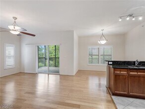 10060 Lake Cove Dr in Ft. Myers, FL - Building Photo - Building Photo