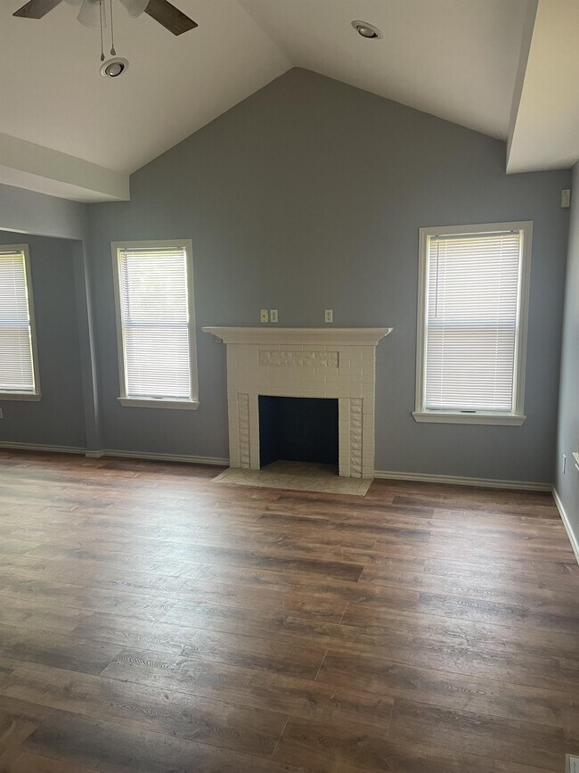 329 N 8th St in McAllen, TX - Building Photo - Building Photo