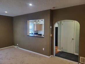 2329 Berg St in Pittsburgh, PA - Building Photo - Building Photo