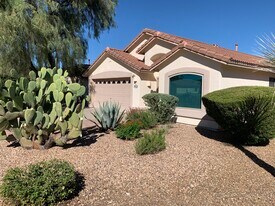 2461 E Stone Stable Dr in Tucson, AZ - Building Photo