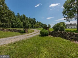 23766 Champe Ford Rd in Middleburg, VA - Building Photo - Building Photo