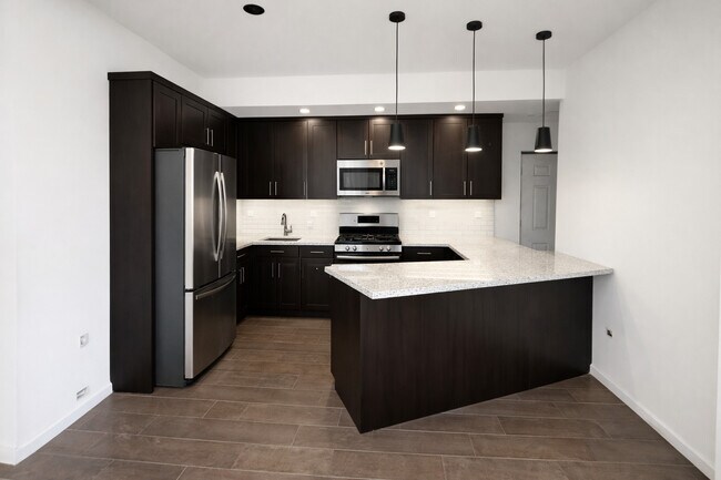 3340 W Evergreen Ave in Chicago, IL - Building Photo - Building Photo