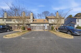 1524 Colonnade Dr in Virginia Beach, VA - Building Photo