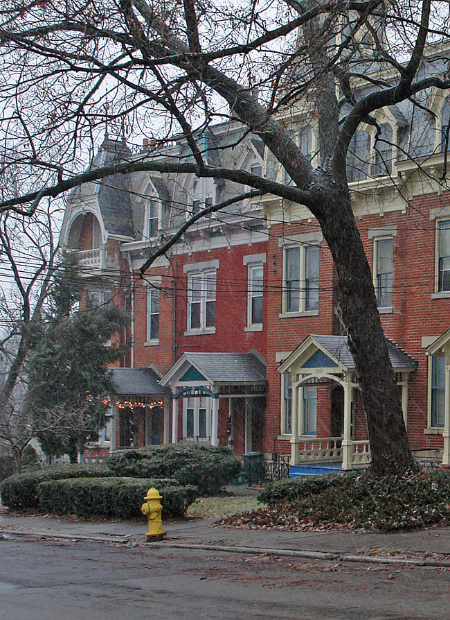 2203 Park Ave in Cincinnati, OH - Foto de edificio - Building Photo
