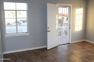 1201 Selden Dr in El Paso, TX - Building Photo - Building Photo