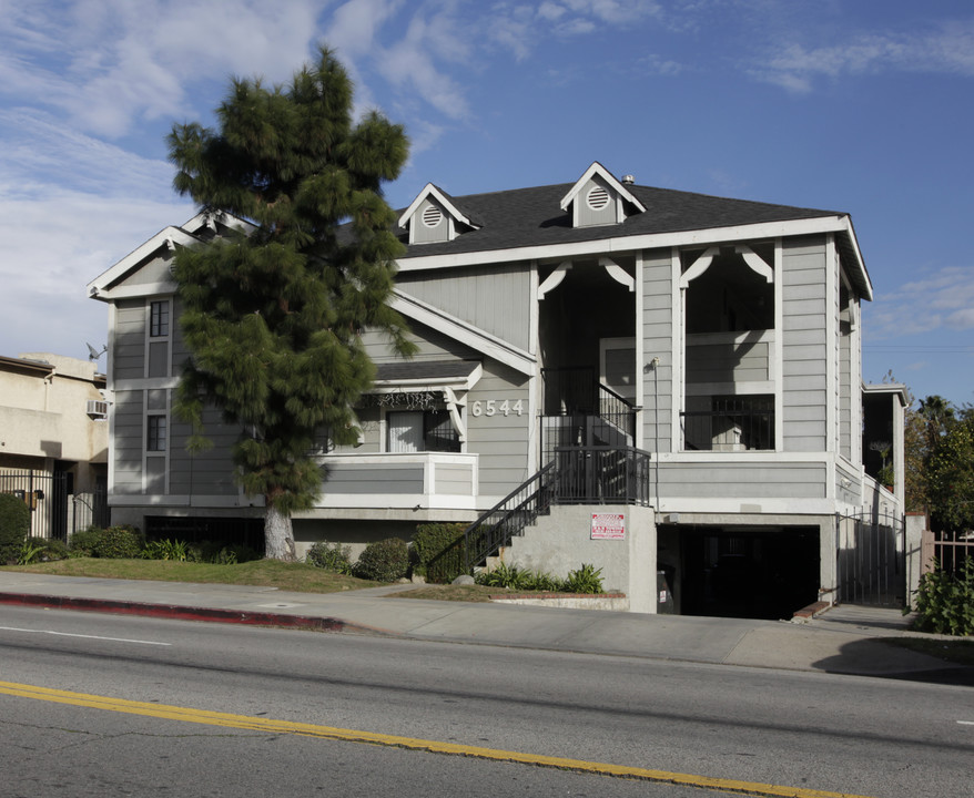 6544 Whitsett Ave in North Hollywood, CA - Building Photo