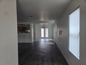 15736 W Crocus Dr in Surprise, AZ - Building Photo - Building Photo
