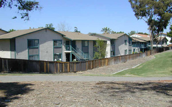 350-352 S Monte Vista St in La Habra, CA - Building Photo - Building Photo