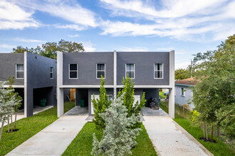 5130-5140 NW 5th Ave in Miami, FL - Foto de edificio - Building Photo