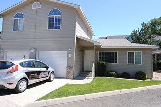 1386 Brown St in Wenatchee, WA - Building Photo - Building Photo