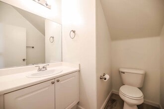 8715 Tomnitz Ave in Las Vegas, NV - Building Photo - Building Photo