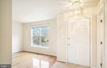 22006 Stone Pier Ln in Clarksburg, MD - Building Photo - Building Photo