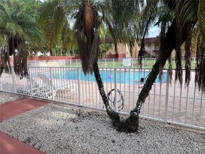 9970 SW 88th St in Miami, FL - Building Photo - Building Photo