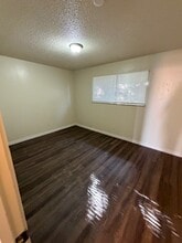 3044 N Fruit Ave, Unit Fruit #P in Fresno, CA - Foto de edificio - Building Photo