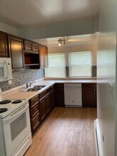 2121 Foster St in Evanston, IL - Building Photo - Building Photo