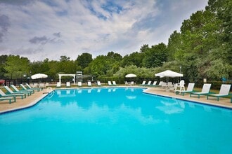 Claridge Court Apartments in Old Bridge, NJ - Building Photo - Building Photo