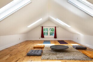 4042 1st Ave NE in Seattle, WA - Building Photo