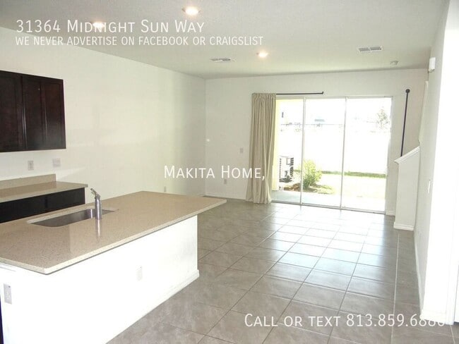31364 Midnight Sun Wy in Wesley Chapel, FL - Building Photo - Building Photo