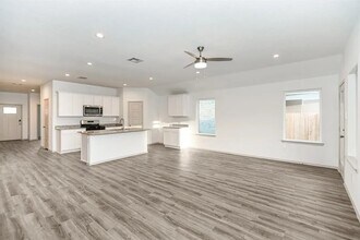 7715 Windmeadow Dr in Beaumont, TX - Building Photo - Building Photo