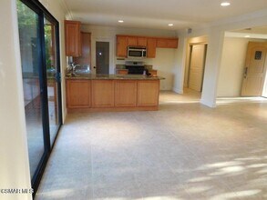 3042 Waco Ave in Simi Valley, CA - Building Photo - Building Photo