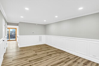 1717 Bristol Walk in Hoffman Estates, IL - Building Photo - Building Photo