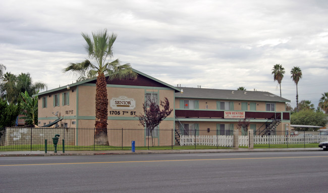 7th St. Apartments in Riverside, CA - Foto de edificio - Building Photo