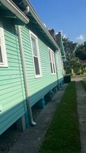 2537 Jasmine St in New Orleans, LA - Foto de edificio - Building Photo