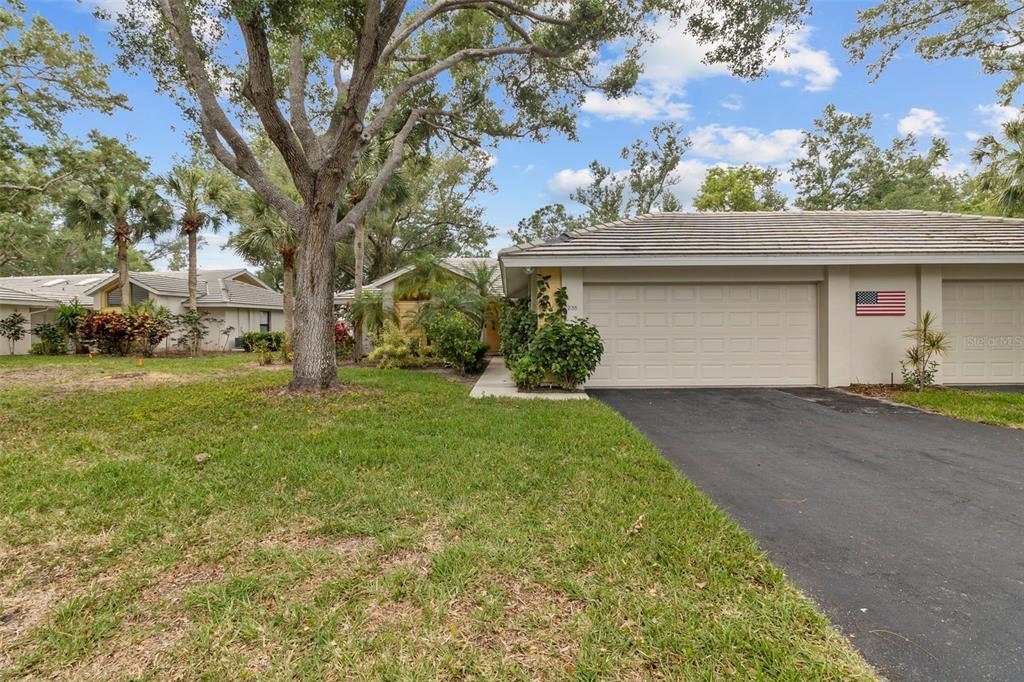 235 Southampton Ln in Venice, FL - Building Photo