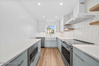 201 Fifth Ave in Melbourne Beach, FL - Building Photo - Building Photo