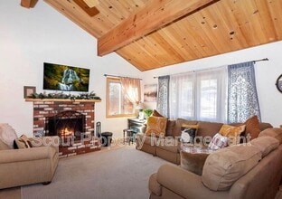 199 Oriole Dr in Big Bear Lake, CA - Building Photo - Building Photo