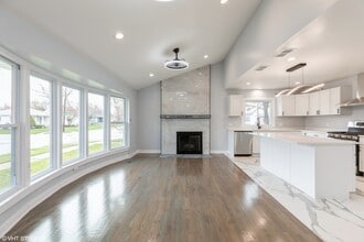 3454 Monroe St in Lansing, IL - Building Photo - Building Photo