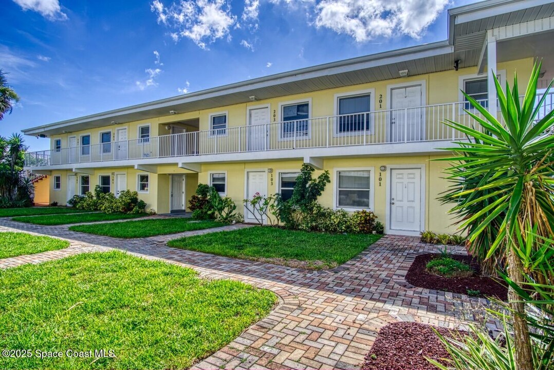 130 Roosevelt Ave in Satellite Beach, FL - Building Photo